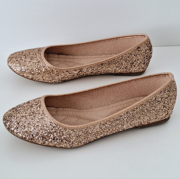 Forever "Karra 29" gold glitter flats - NWOT - Picture 4 of 9